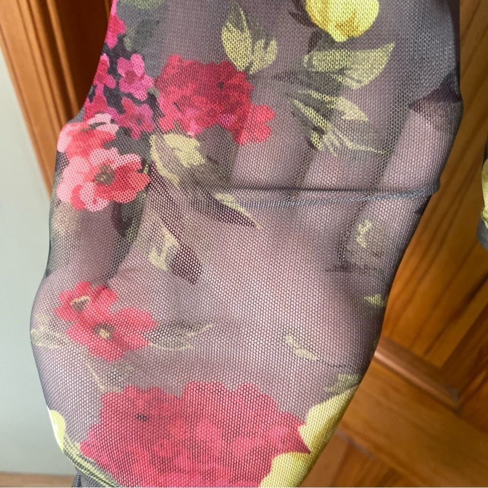 Bar III Square Neck Semi Sheer Green Floral Ruffled Body Con Fitted Blouse View 6
